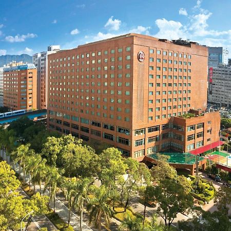 The Howard Plaza Hotel Taipei Exterior foto The campus of National Yang-ming University