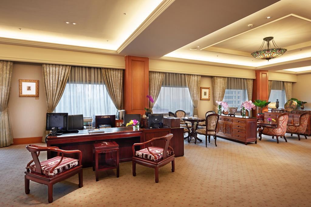 The Howard Plaza Hotel Taipei Exterior foto Business Center