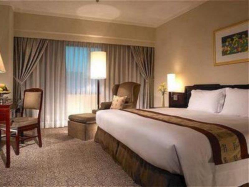 The Howard Plaza Hotel Taipei Quarto foto A room at the hotel